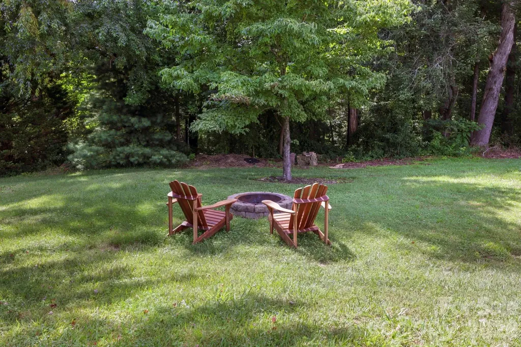 20 Good Day Court Candler NC 28715