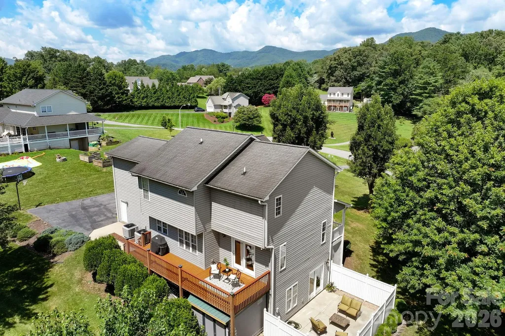 20 Good Day Court Candler NC 28715