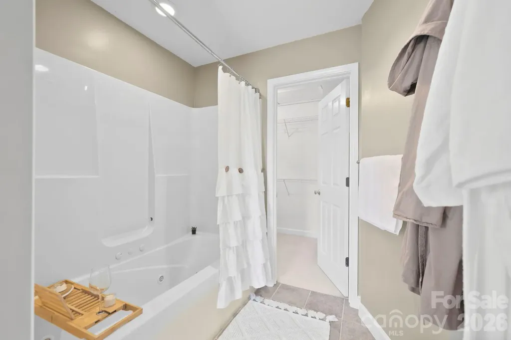 20 Good Day Court Candler NC 28715