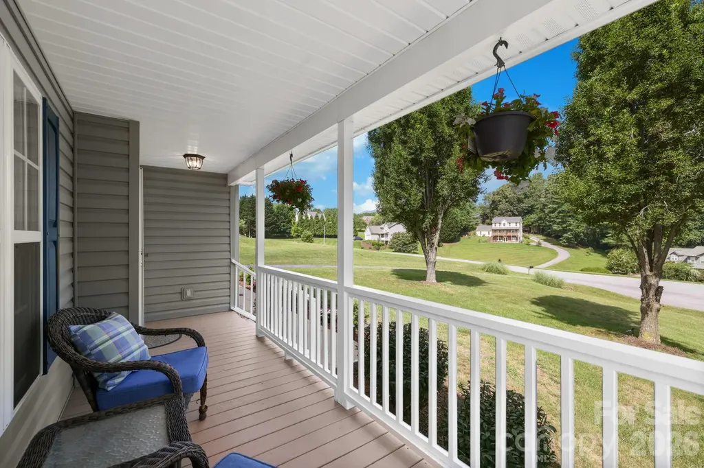 20 Good Day Court Candler NC 28715