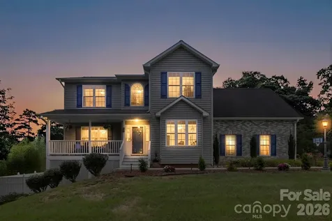 20 Good Day Court Candler NC 28715