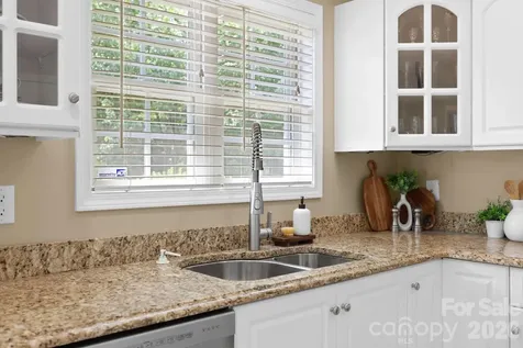 20 Good Day Court Candler NC 28715