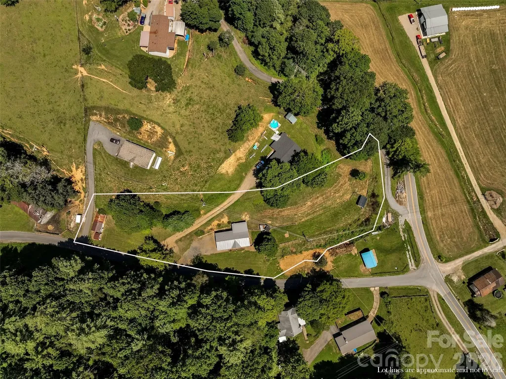 797 Pleasant Valley Road Burnsville NC 28714