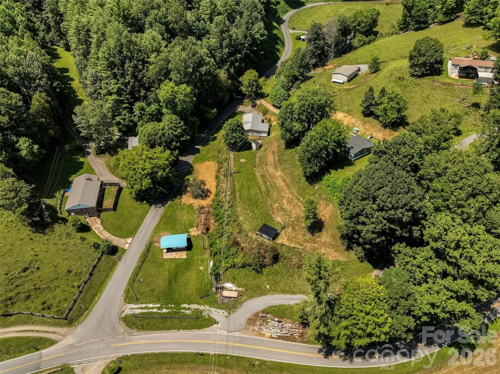 797 Pleasant Valley Road Burnsville NC 28714