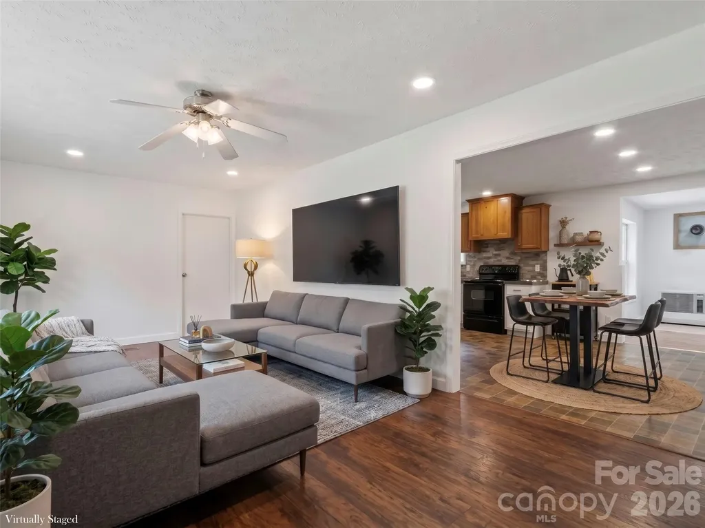 797 Pleasant Valley Road Burnsville NC 28714