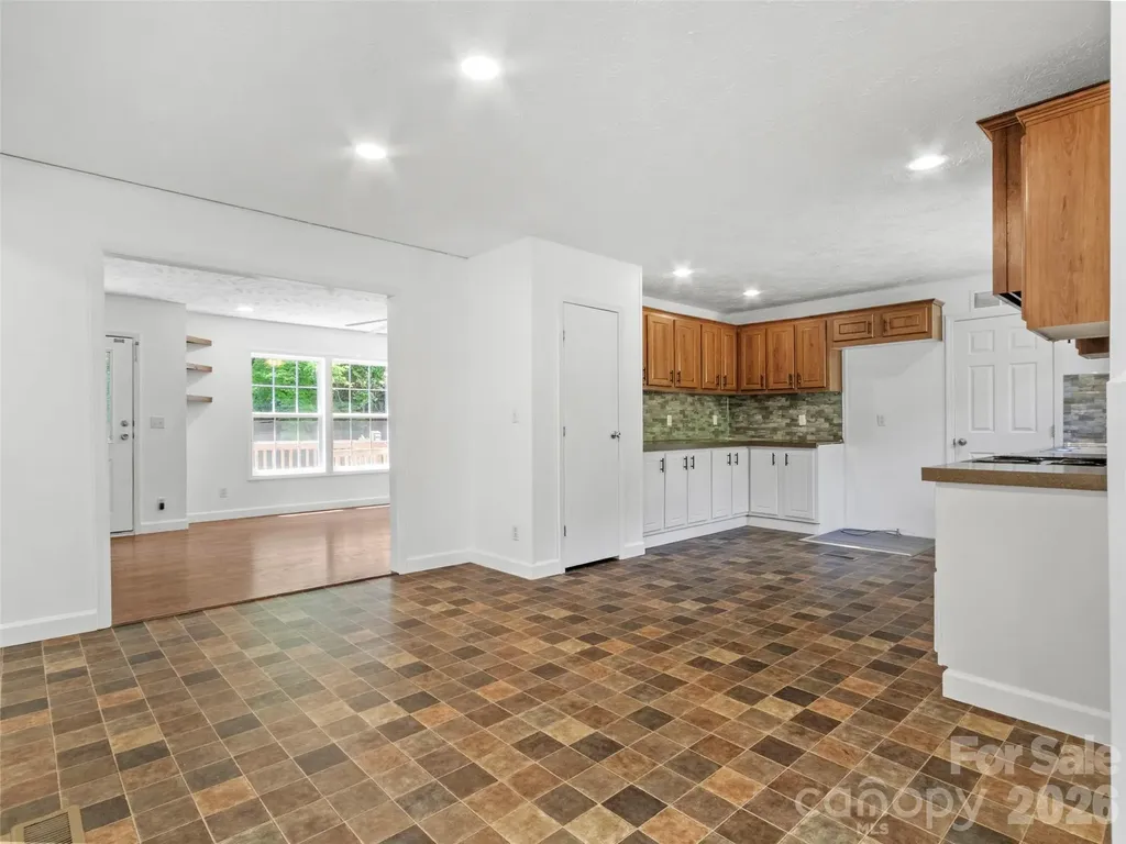 797 Pleasant Valley Road Burnsville NC 28714