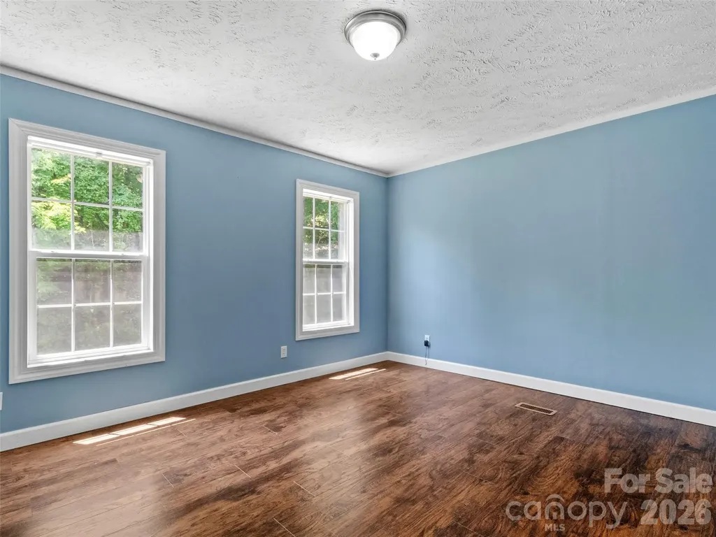 797 Pleasant Valley Road Burnsville NC 28714