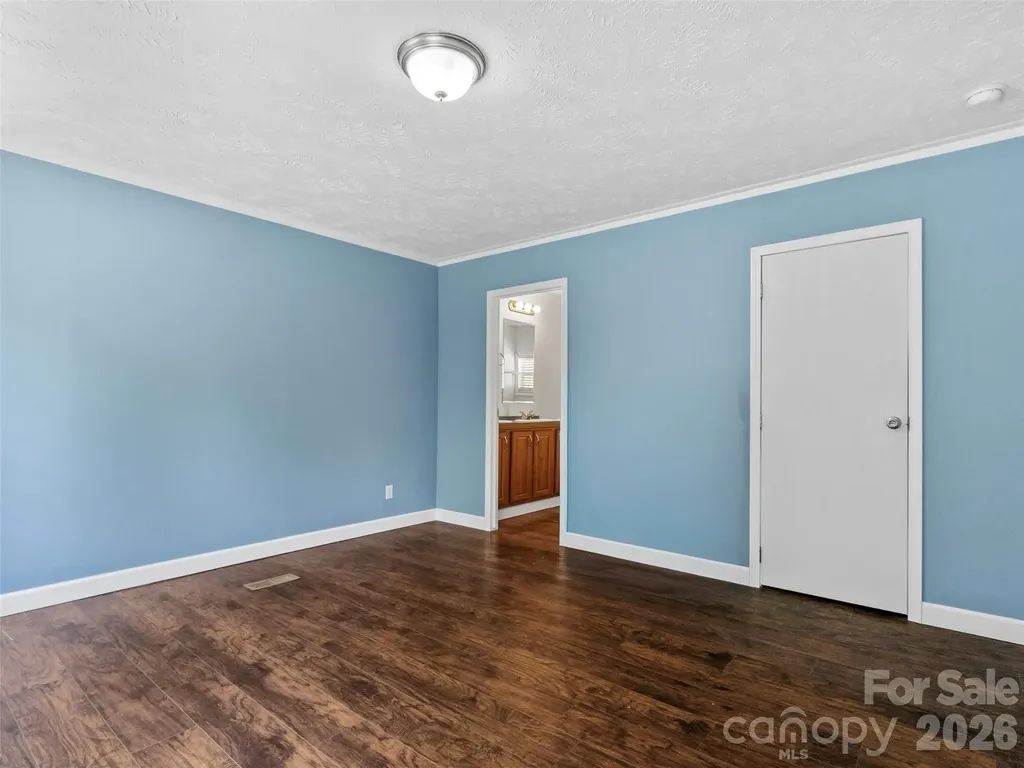 797 Pleasant Valley Road Burnsville NC 28714