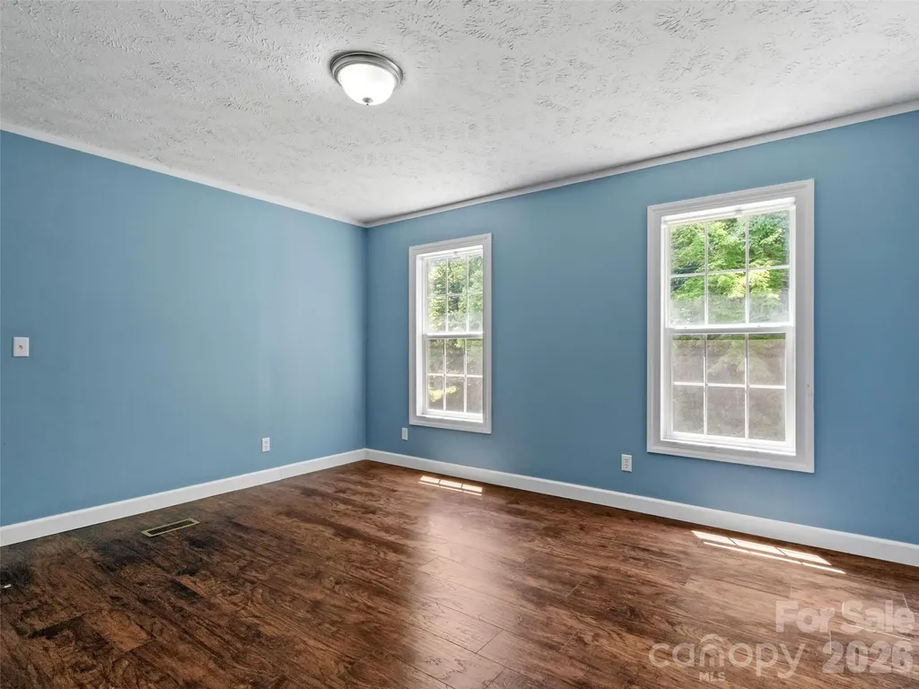 797 Pleasant Valley Road Burnsville NC 28714