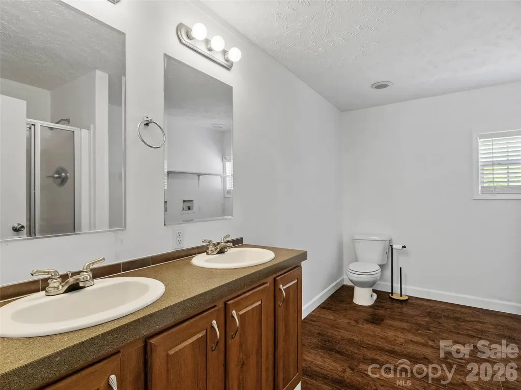 797 Pleasant Valley Road Burnsville NC 28714
