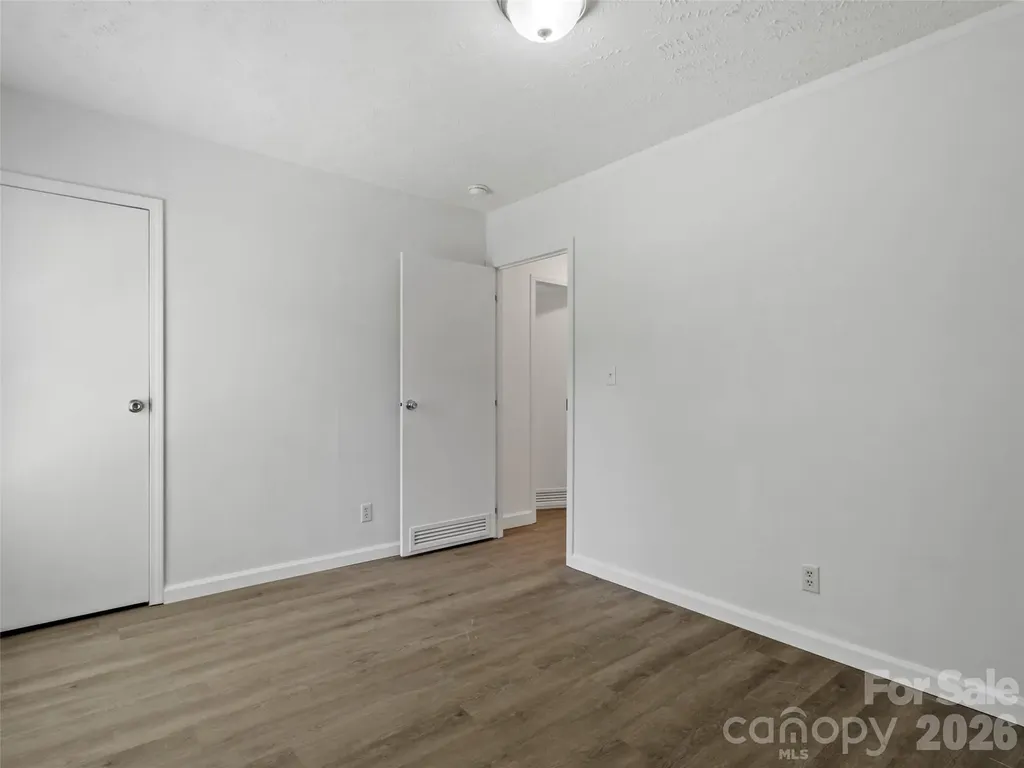 797 Pleasant Valley Road Burnsville NC 28714