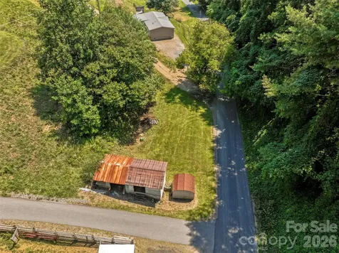 797 Pleasant Valley Road Burnsville NC 28714