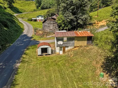 797 Pleasant Valley Road Burnsville NC 28714