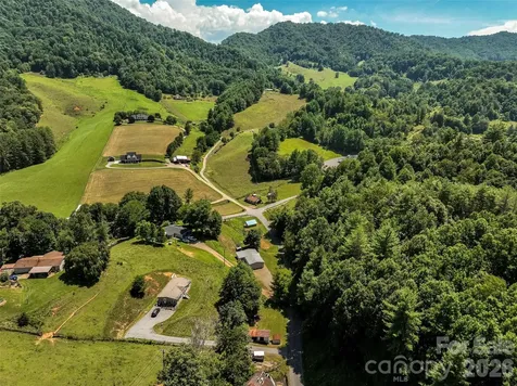 797 Pleasant Valley Road Burnsville NC 28714