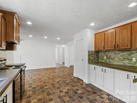 797 Pleasant Valley Road Burnsville NC 28714