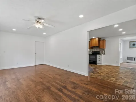 797 Pleasant Valley Road Burnsville NC 28714