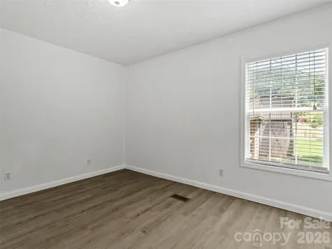 797 Pleasant Valley Road Burnsville NC 28714