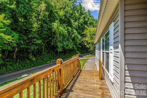 797 Pleasant Valley Road Burnsville NC 28714