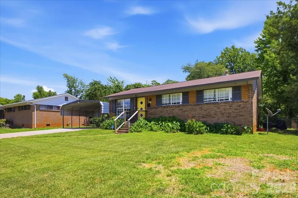 2521 Alleghany Street Charlotte NC 28208