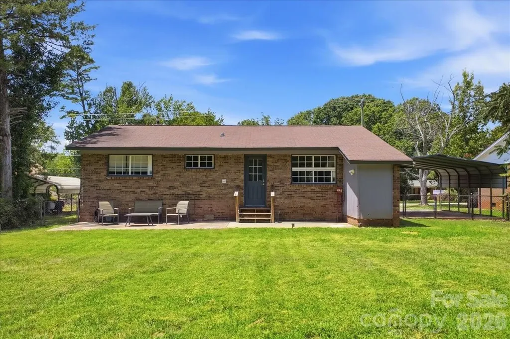 2521 Alleghany Street Charlotte NC 28208
