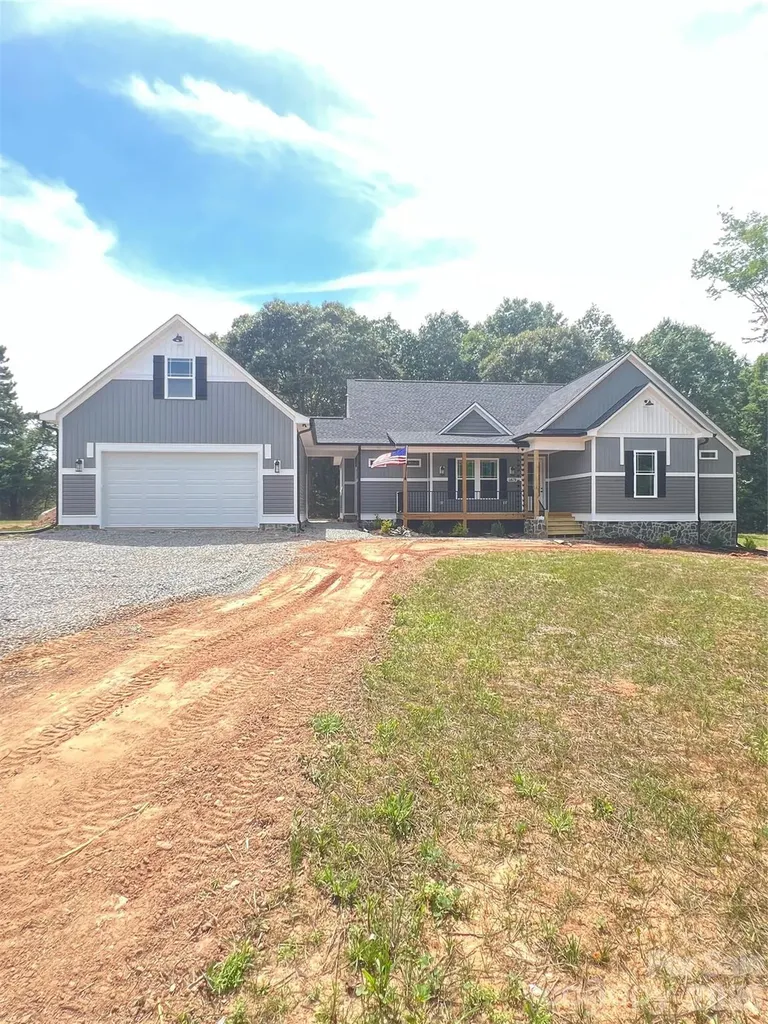 1879 Shiloh Road Claremont NC 28610