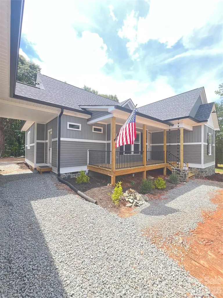 1879 Shiloh Road Claremont NC 28610