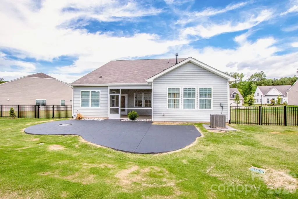 5623 Newton Way Maiden NC 28650