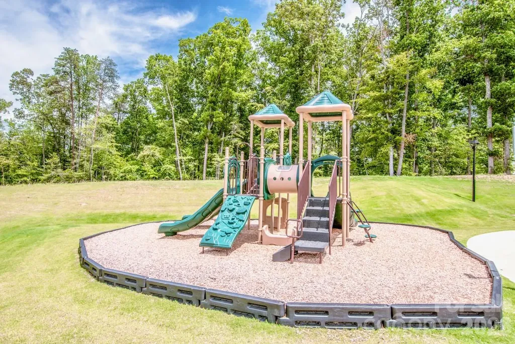 5623 Newton Way Maiden NC 28650