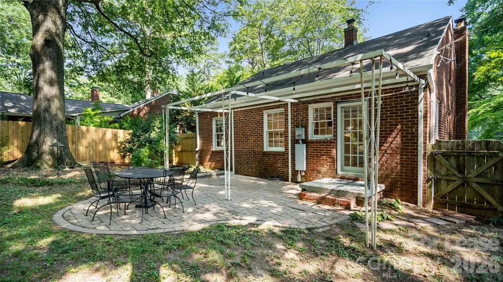 2126 Arnold Drive Charlotte NC 28205