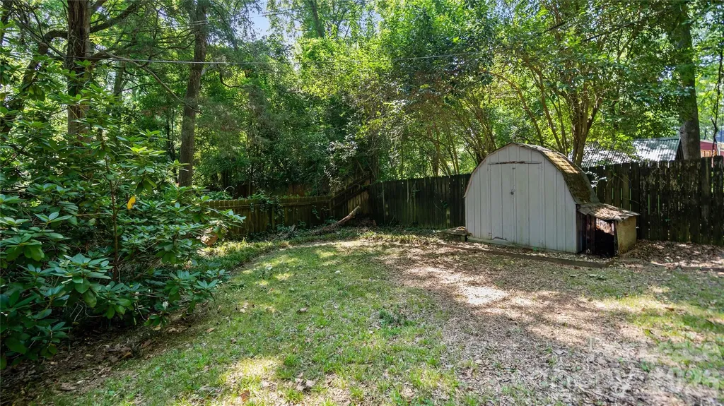 2126 Arnold Drive Charlotte NC 28205