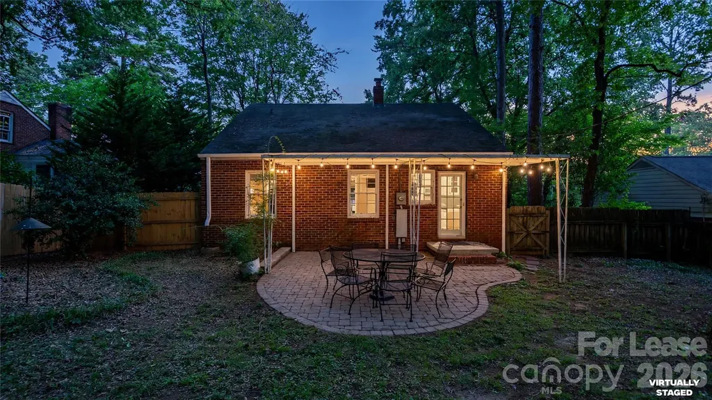 2126 Arnold Drive Charlotte NC 28205