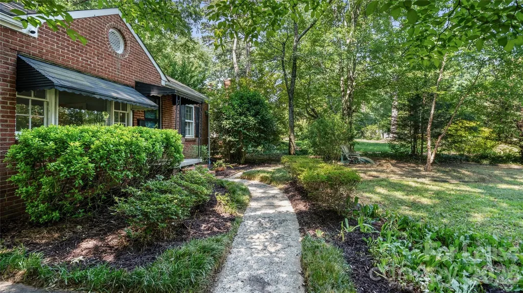 2126 Arnold Drive Charlotte NC 28205