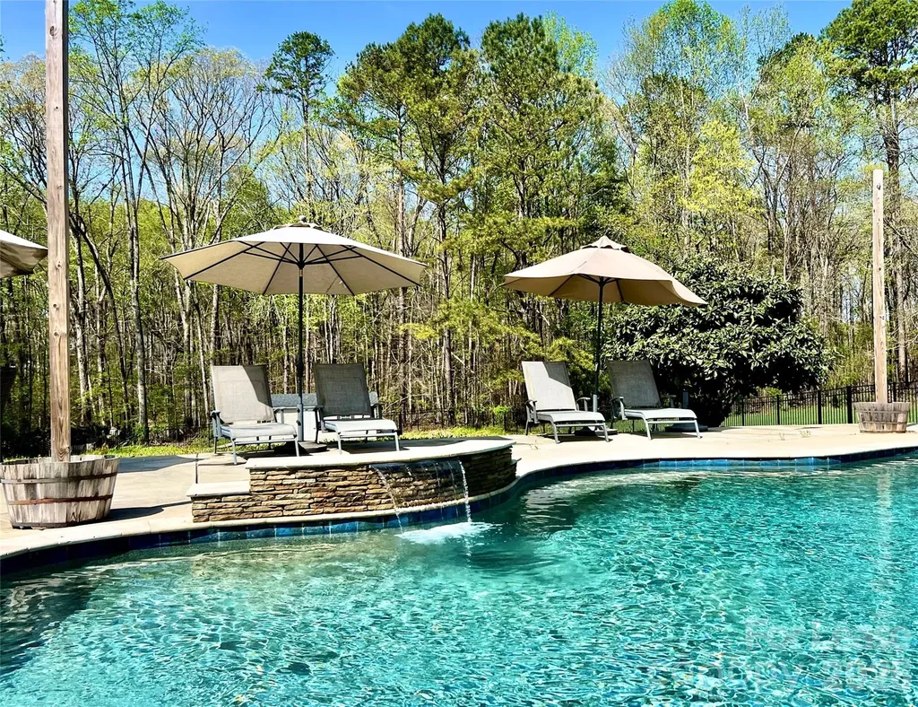 4809 Antioch Church Road Matthews NC 28104