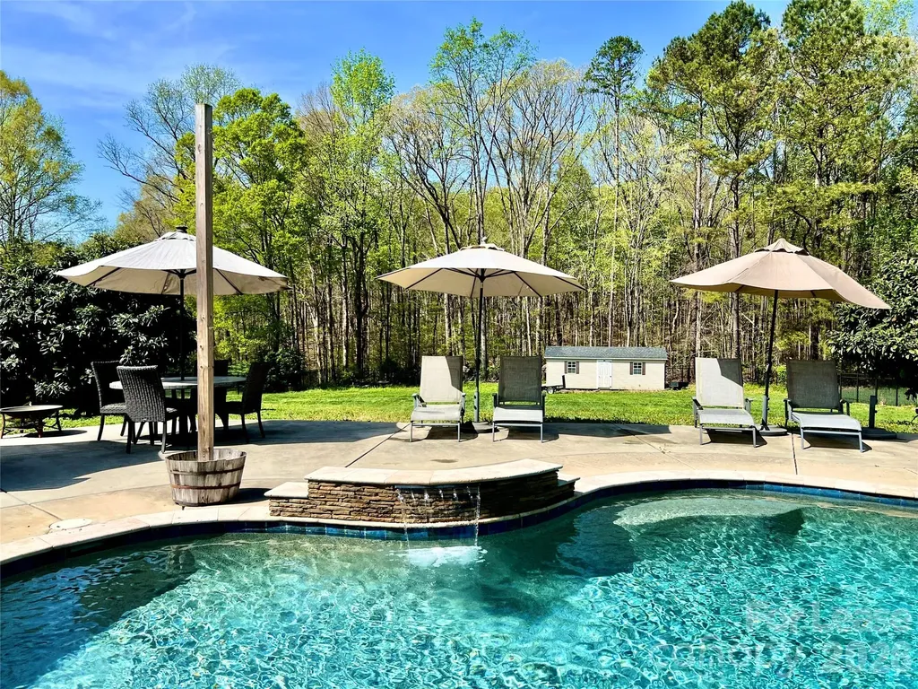 4809 Antioch Church Road Matthews NC 28104