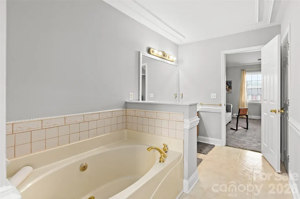 1005 Lisa Run Drive Kernersville NC 27284