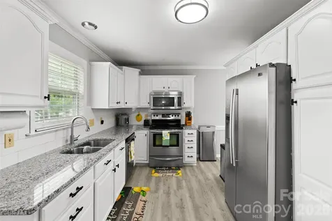 1005 Lisa Run Drive Kernersville NC 27284