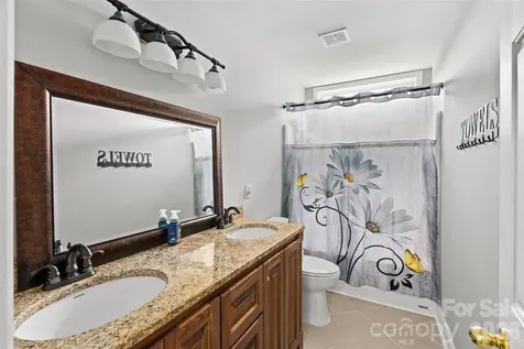 1005 Lisa Run Drive Kernersville NC 27284