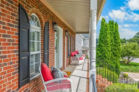 1005 Lisa Run Drive Kernersville NC 27284