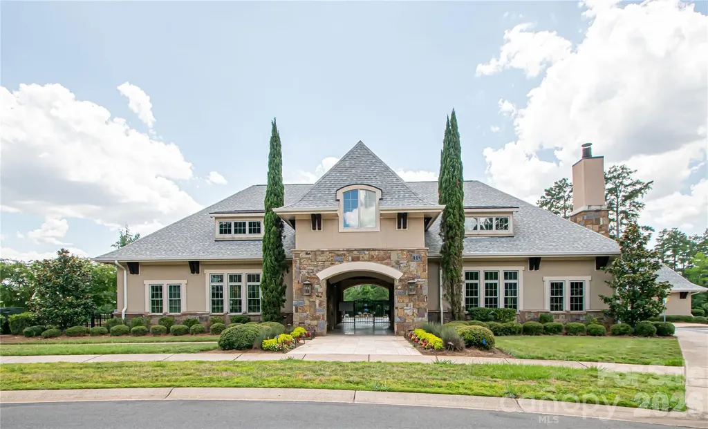 324 Eden Hollow Lane Matthews NC 28104