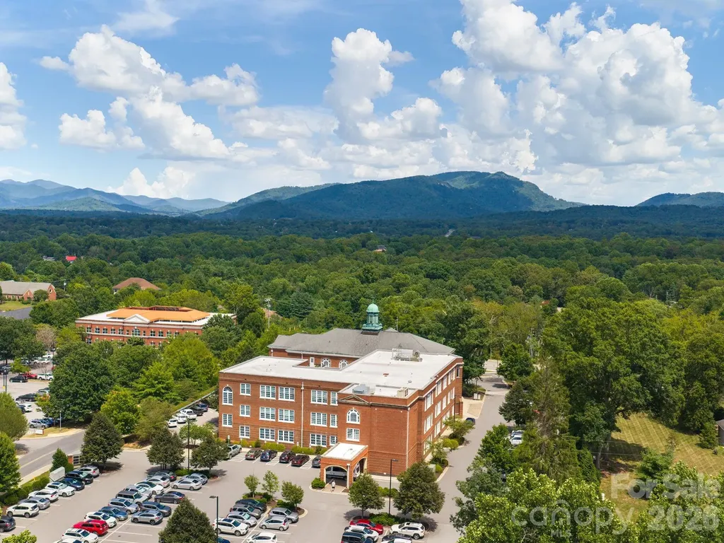 4 Vanderbilt Park Drive Asheville NC 28803