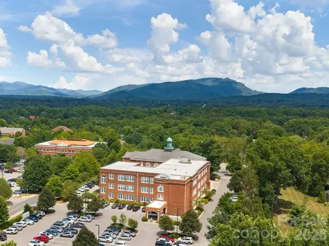 4 Vanderbilt Park Drive Asheville NC 28803
