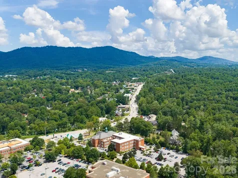 4 Vanderbilt Park Drive Asheville NC 28803