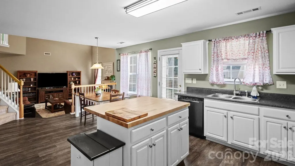 208 Elrosa Road Mooresville NC 28115