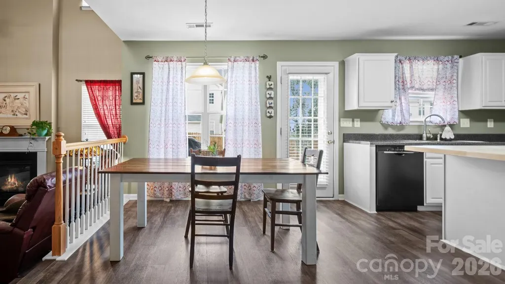 208 Elrosa Road Mooresville NC 28115