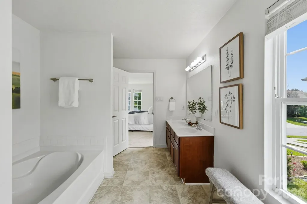 12821 Silvaire Farm Road Charlotte NC 28278