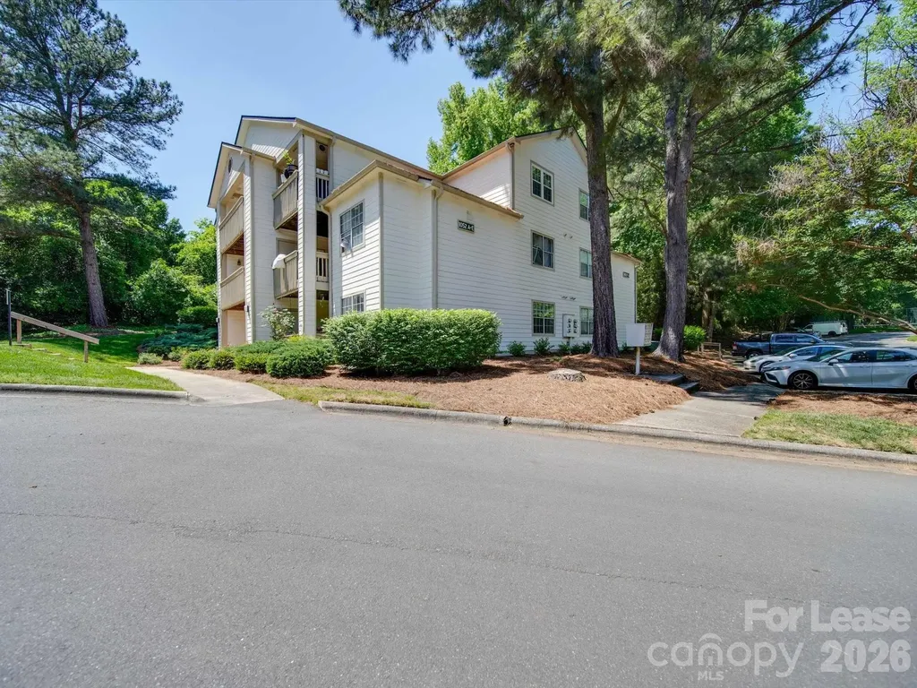 1052 Churchill Downs Court Charlotte NC 28211