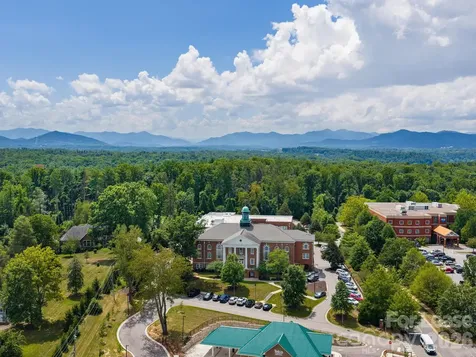 4 Vanderbilt Park Drive Asheville NC 28803