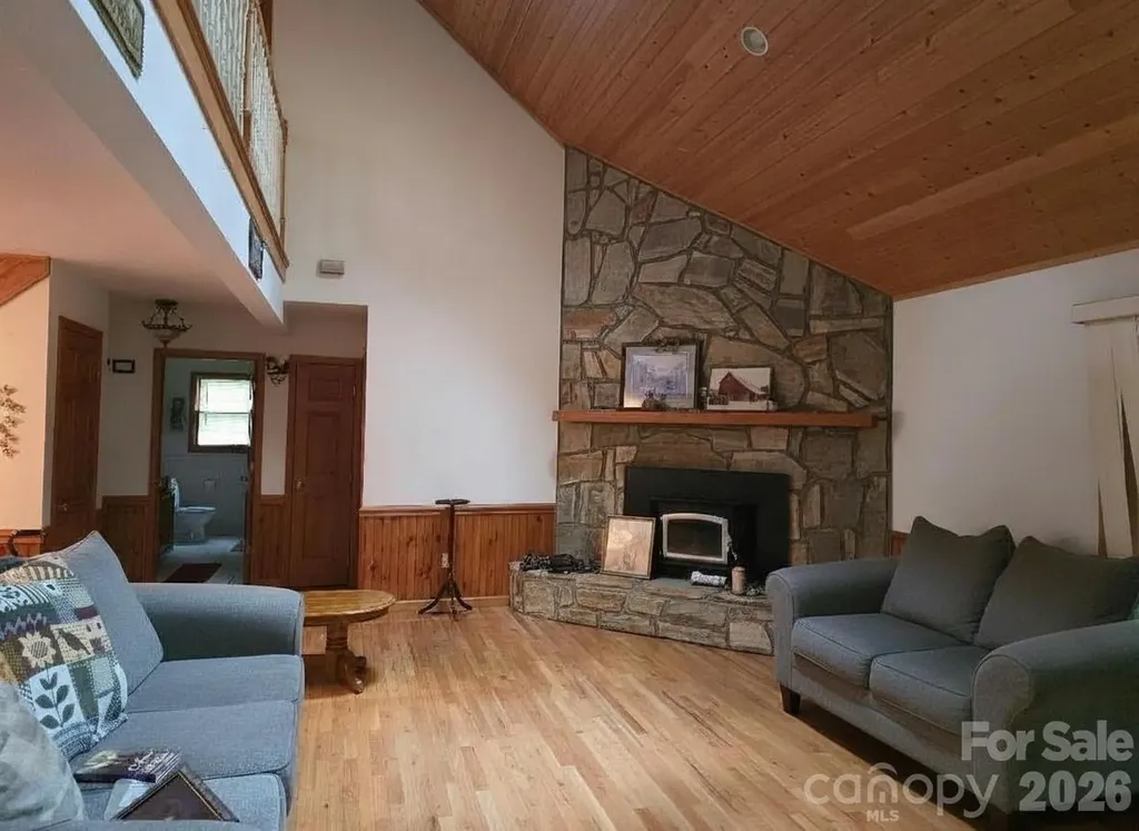 225 White Oak Road Burnsville NC 28714