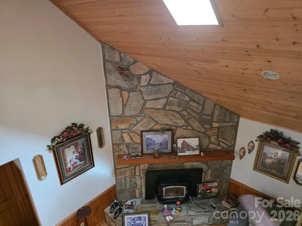 225 White Oak Road Burnsville NC 28714