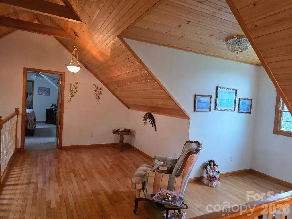 225 White Oak Road Burnsville NC 28714